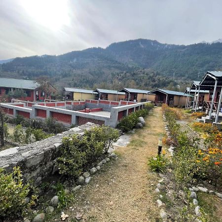 Flora Hills View Hotel Manāli Buitenkant foto